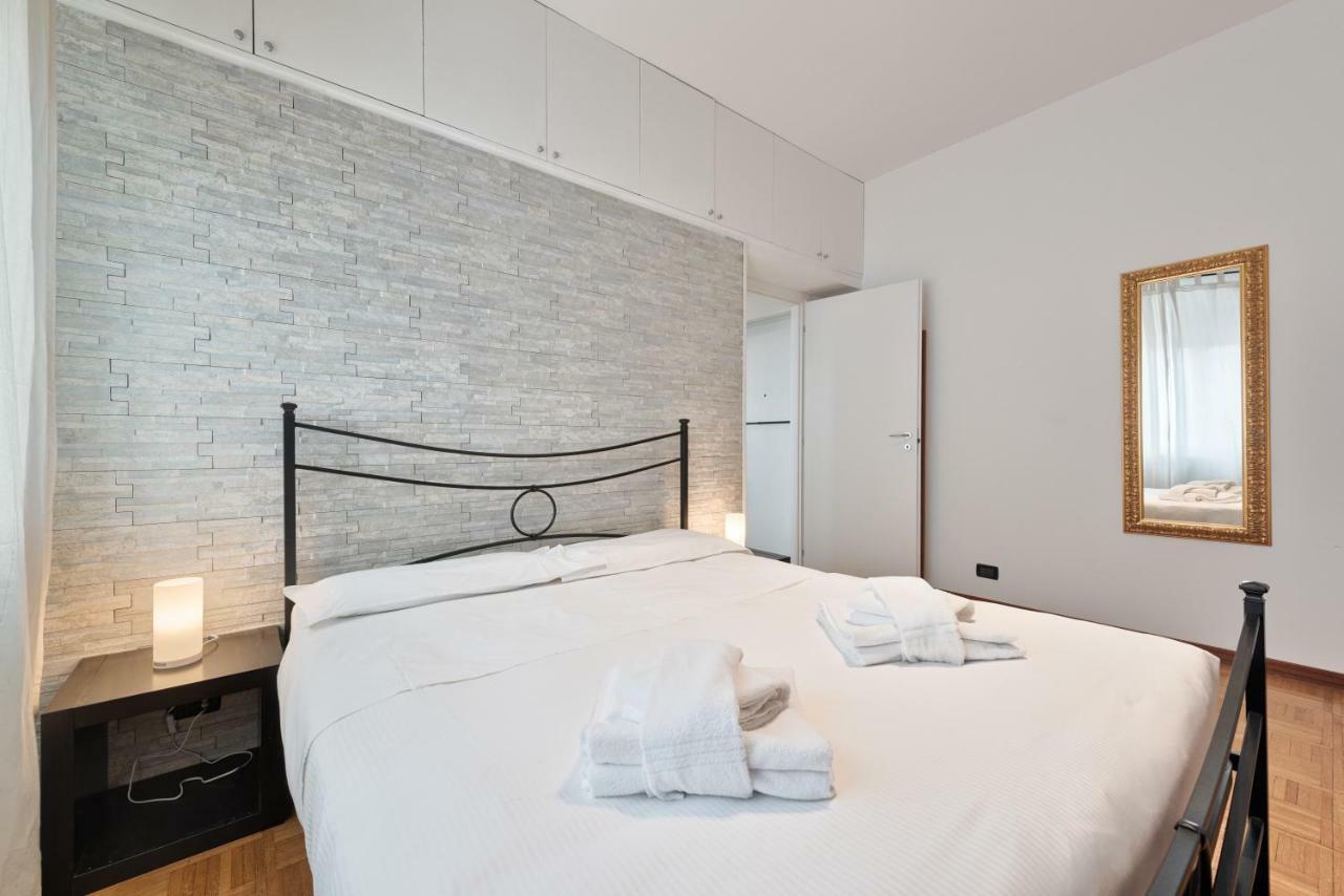Lungo Dora With Balcony And Panoramic View Apartman Torino Kültér fotó